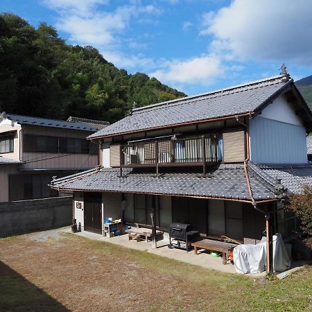 四国旅行のhub拠点 古民家ゲストハウス Heso Camp Miyoshi  Buitenkant foto