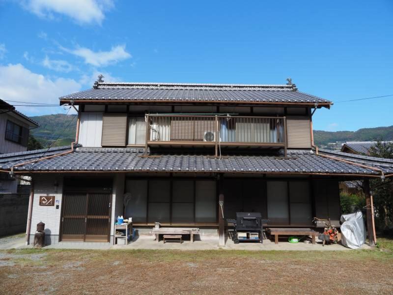 四国旅行のhub拠点 古民家ゲストハウス Heso Camp Miyoshi  Buitenkant foto