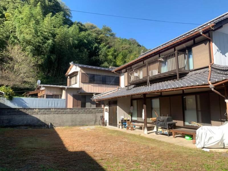 四国旅行のhub拠点 古民家ゲストハウス Heso Camp Miyoshi  Buitenkant foto