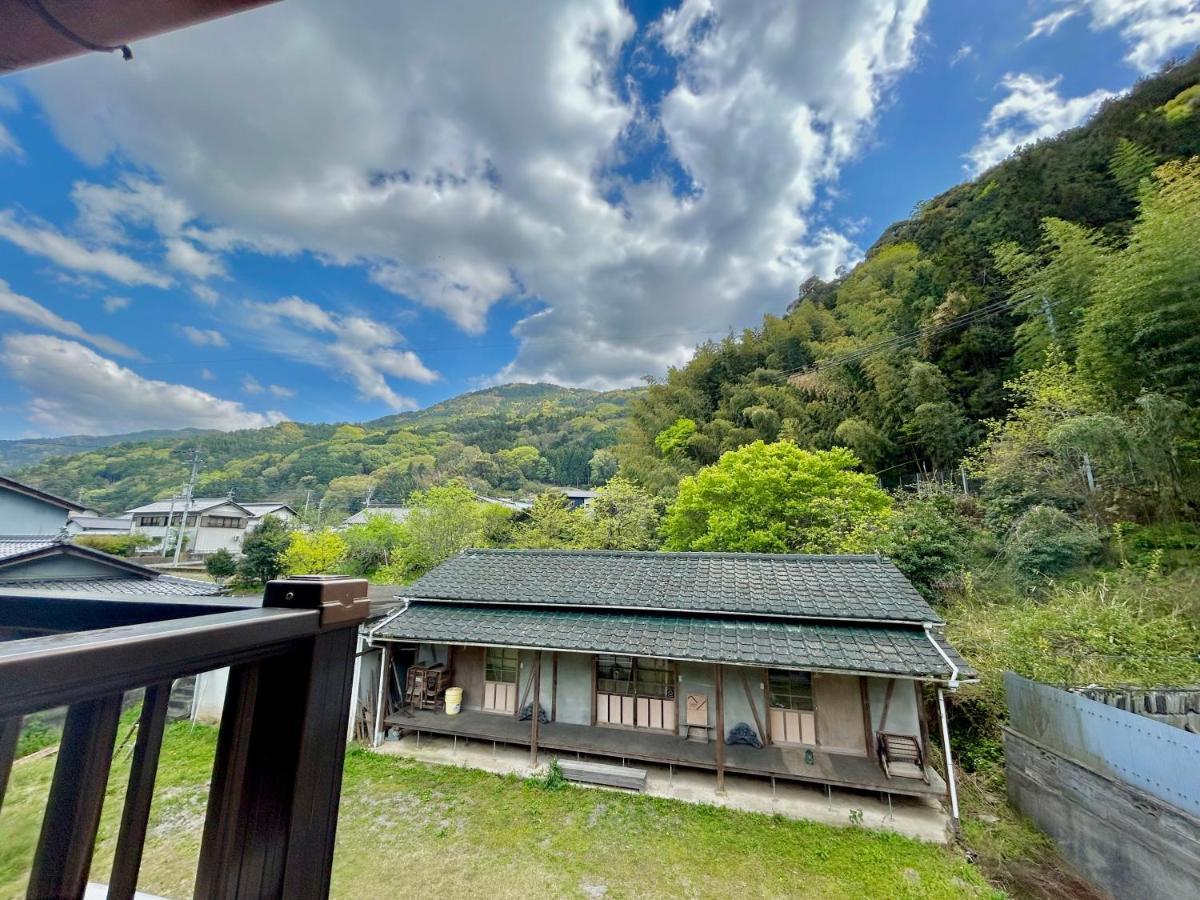 四国旅行のhub拠点 古民家ゲストハウス Heso Camp Miyoshi  Buitenkant foto