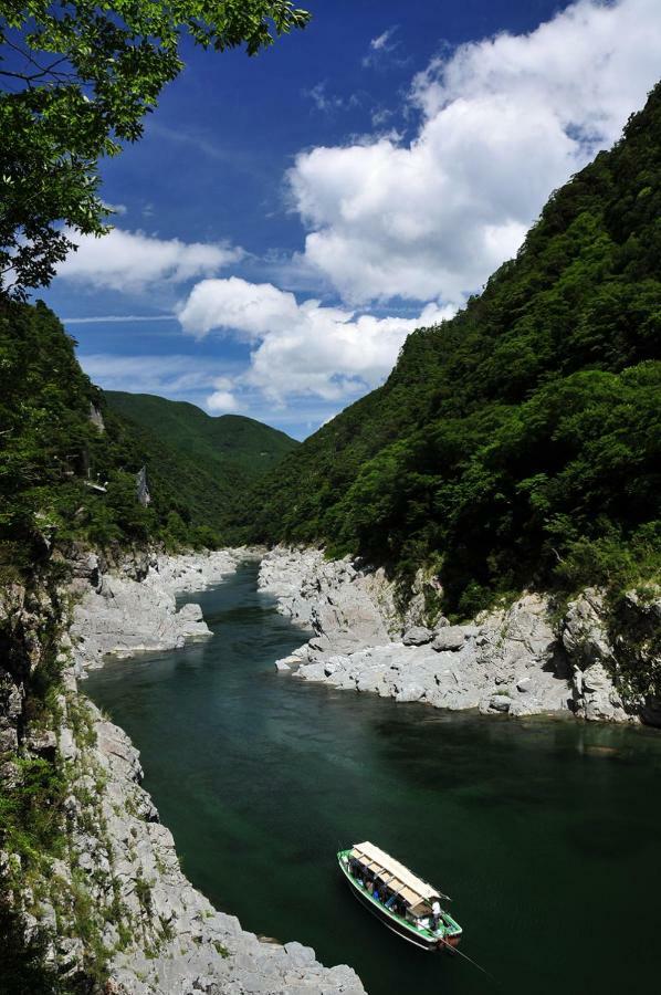 四国旅行のhub拠点 古民家ゲストハウス Heso Camp Miyoshi  Buitenkant foto